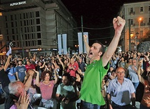 Ponad 61 proc. uczestniczących w referendum Greków odrzuciło warunki, od których spełnienia UE uzależnia wypłatę Grecji kolejnej transzy pomocy. Wieczorem, po ogłoszeniu wstępnych wyników, świętowali na ulicach stolicy 