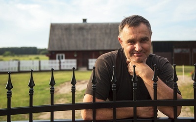 Klemens Lorenz  przed rodzinnym domem