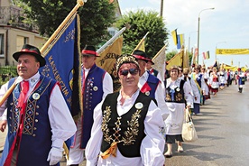 Ulicami Redy przemaszerowało kilka tysięcy Kaszubów z całego świata