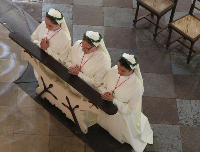 Śluby wieczyste sióstr ze Zgromadzenia Jezusa Miłosiernego