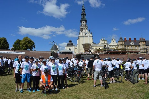 Diecezjalna Pielgrzymka Rowerowa dotarła po raz 6 na Jasną Górę