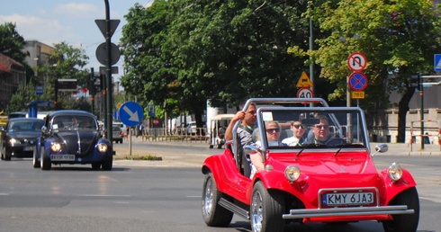 Parada "garbusów" w Krakowie