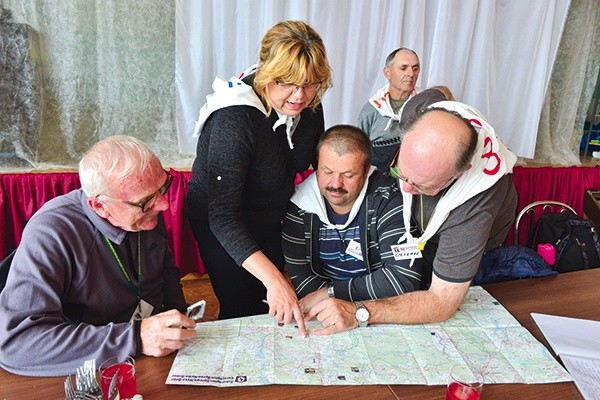 Organizacją pielgrzymki do Rokitna zajmują się głównie rodzice i przyjaciele sióstr  