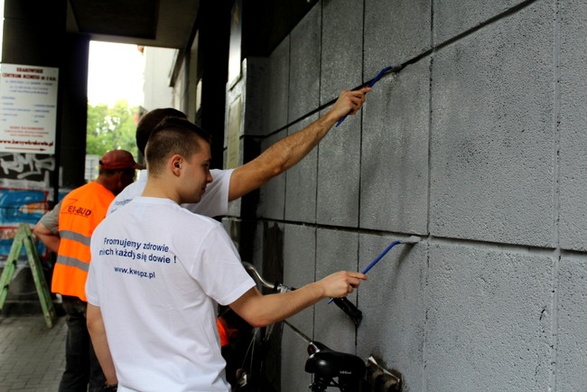 Pseudograffiti znika z Krakowa