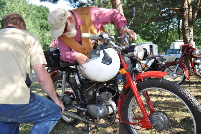 Zlot oldtimerów w Dobrzeniu Wielkim