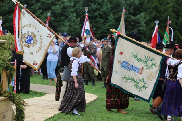 Jubileuszowy hołd dla MB Rychwałdzkiej