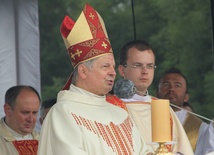 Bp Henryk Tomasik jest krajowym duszpasterzem młodzieży