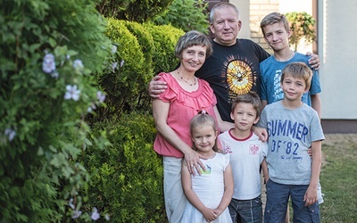 Renata i Jacek Szulcowie,  rodzice Maksymiliana, Franciszka, Antoniego i Klary