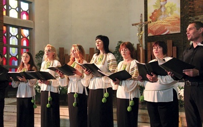 Chór Kameralny „Cantica Anima” z Baru podczas koncertu w kościele pw. Ducha Świętego w Koszalinie