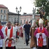 Procesja z figurą i relikwiami św. Jakuba