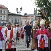 Procesja z figurą i relikwiami św. Jakuba