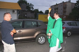 Pojazdy zostały poświęcone m.in. w parafii garnizonowej w Skierniewicach