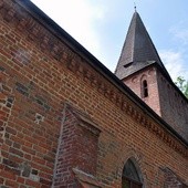 Trzy wieże, czyli lokalna turystyka religijna