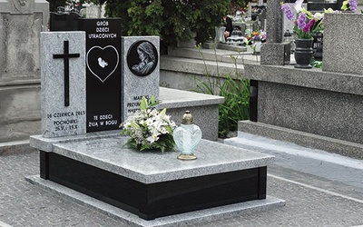  Pomnik dziecka utraconego na cmentarzu w Sierpcu