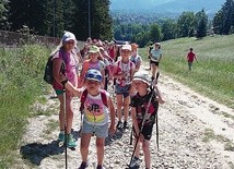  Uczestnicy letniego obozu przemierzali górskie szlaki