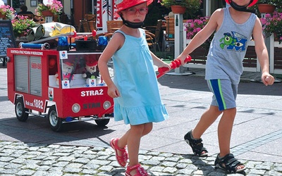  Na festynie dzieci mogły pojeździć „wozem bojowym” i poczuć się strażakiem