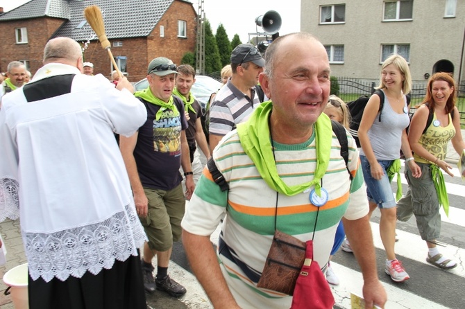 70. Pielgrzymka Rybnicka - dzień pierwszy - w drodze