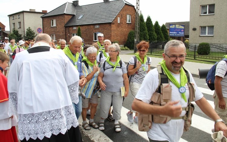 70. Pielgrzymka Rybnicka - dzień pierwszy - w drodze