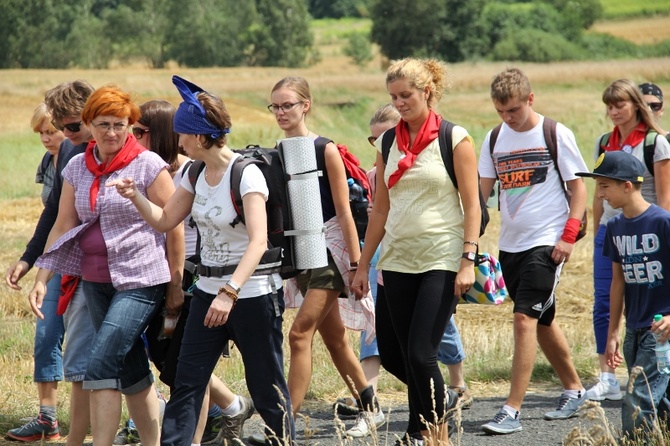 70. Pielgrzymka Rybnicka - dzień pierwszy - w drodze