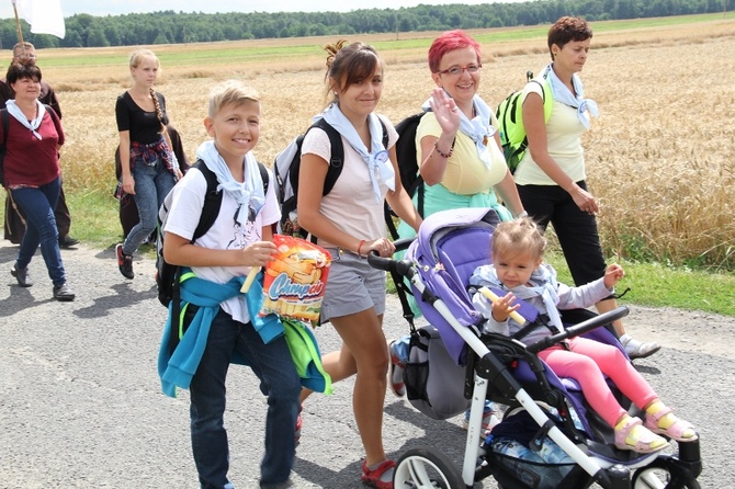 70. Pielgrzymka Rybnicka - dzień pierwszy - w drodze