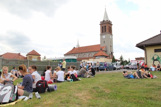 70. Pielgrzymka Rybnicka - dzień pierwszy - w drodze