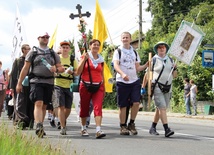 70. Pielgrzymka Rybnicka - dzień pierwszy - w drodze