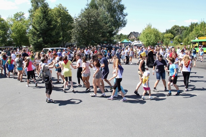 70. Pielgrzymka Rybnicka - dzień drugi - w tańcu