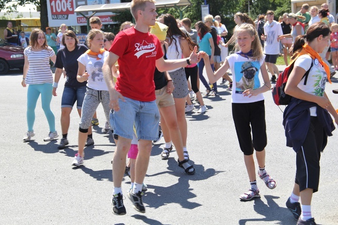 70. Pielgrzymka Rybnicka - dzień drugi - w tańcu