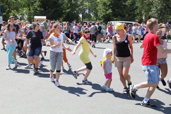 70. Pielgrzymka Rybnicka - dzień drugi - w tańcu