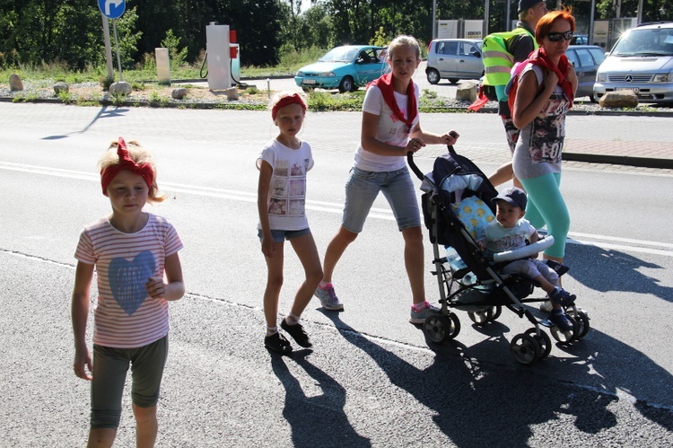 70. Pielgrzymka Rybnicka - dzień drugi - w drodze