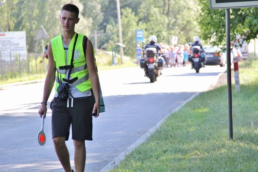 70. Pielgrzymka Rybnicka - dzień drugi - w drodze