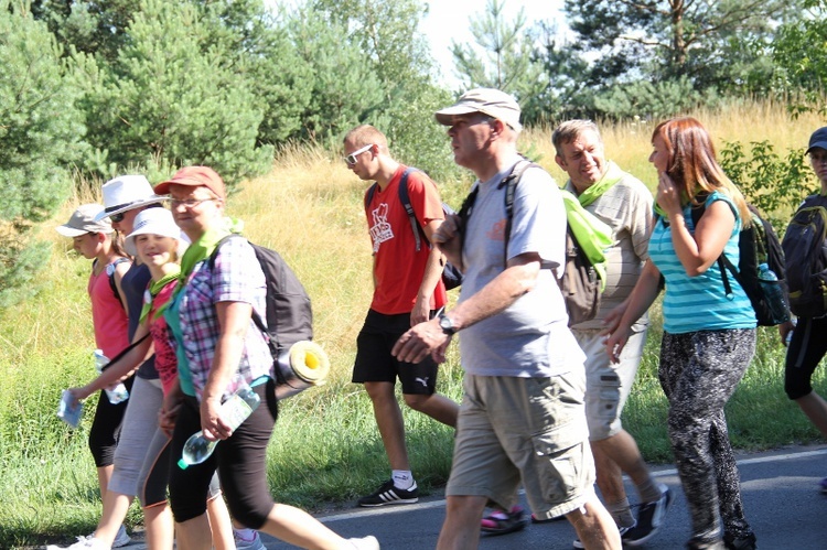 70. Pielgrzymka Rybnicka - dzień drugi - w drodze