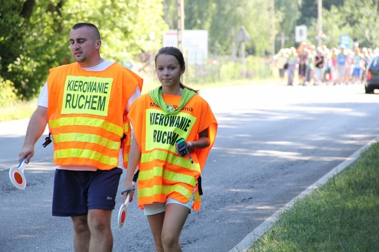 70. Pielgrzymka Rybnicka - dzień drugi - w drodze