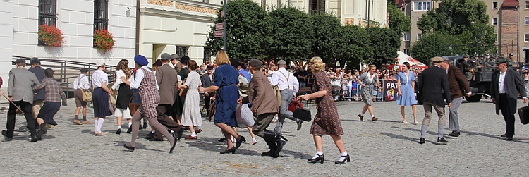 Inscenizacja powstania warszawskiego