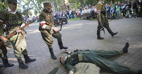 Na pomoc powstańczej Warszawie