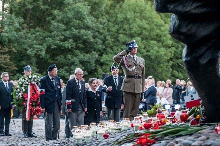 Msza św. na  Cmentarzu Powstańców Warszawy