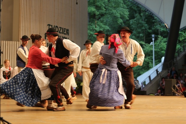 Koncert laureatów Festiwalu Górali Polskich na 52. TKB w Żywcu