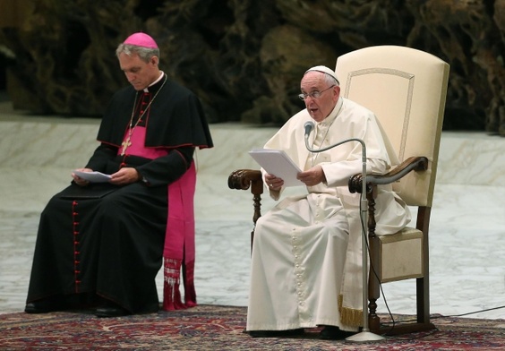 Papież broni męczenników za wiarę