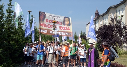 Tegorocznej pielgrzymce przyświeca hasło "Dotknij miłosierdzia"