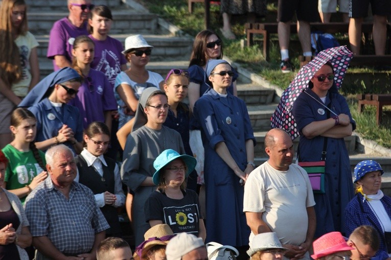 Poranna Msza św. w Makowie