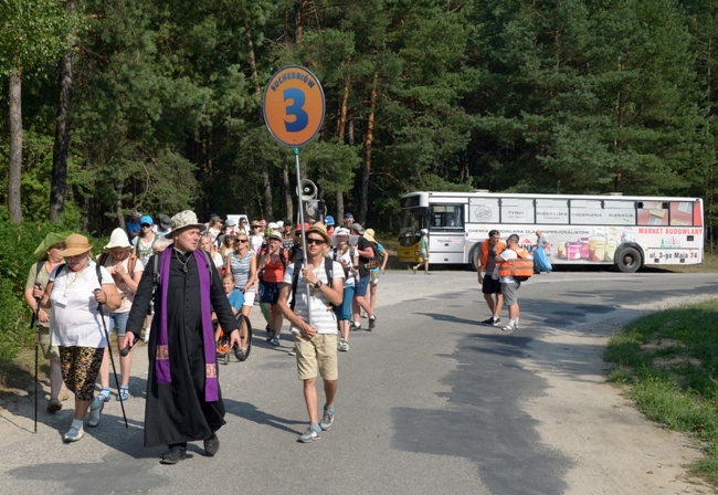 Skarżyska kolumna pieszej pielgrzymki diecezji radomskiej