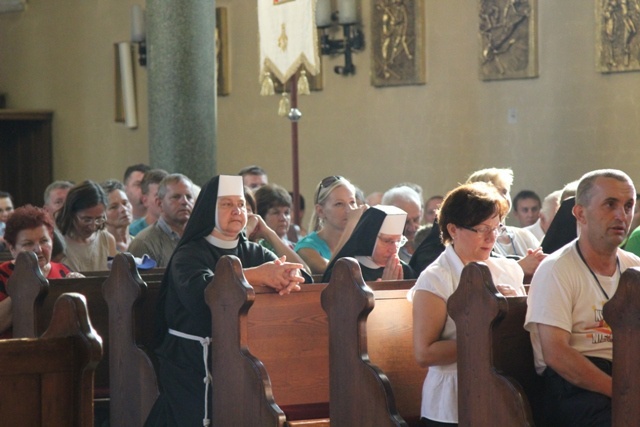 14. Pielgrzymka Dekanatu Czechowickiego w drodze na Jasną Górę