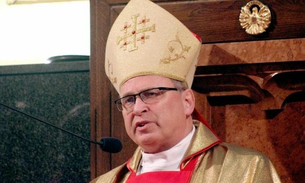 Bp Mering o przepraszających księżach