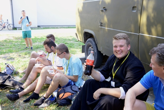 Starachowicka kolumna pieszej pielgrzymki diecezji radomskiej