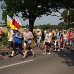 Opoczyńska kolumna pieszej pielgrzymki diecezji radomskiej