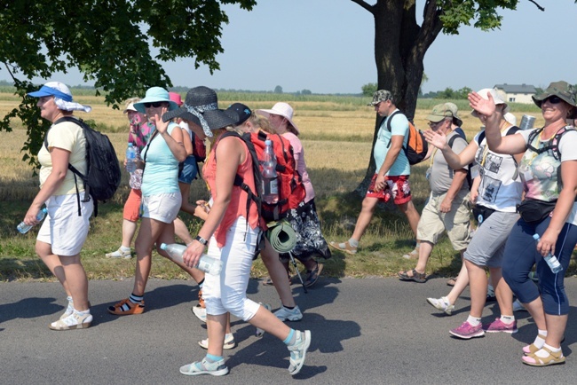 Opoczyńska kolumna pieszej pielgrzymki diecezji radomskiej