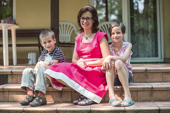 Lekarz Małgorzata Ryżko-Skiba, matka trójki dzieci, doświadczyła dyskryminowania przez państwo matek opiekujących się dziećmi w domu