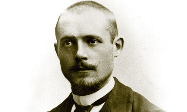 Charles Peguy  – nawrócony ateista, który wypominał Francji  odejście od chrześcijańskich  korzeni