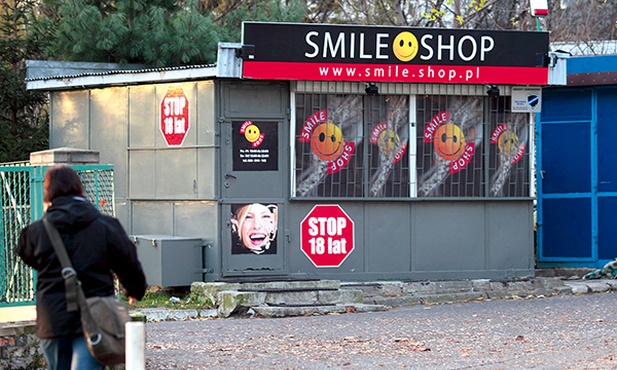   W miejsce zamkniętych sklepów z dopalaczami pojawiają się nowe 