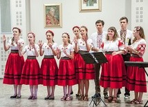  Dzieci i młodzież z ukraińskiego zespołu „Faustyna” w recitalu nawiązującym do kresowych tradycji ich przodków 